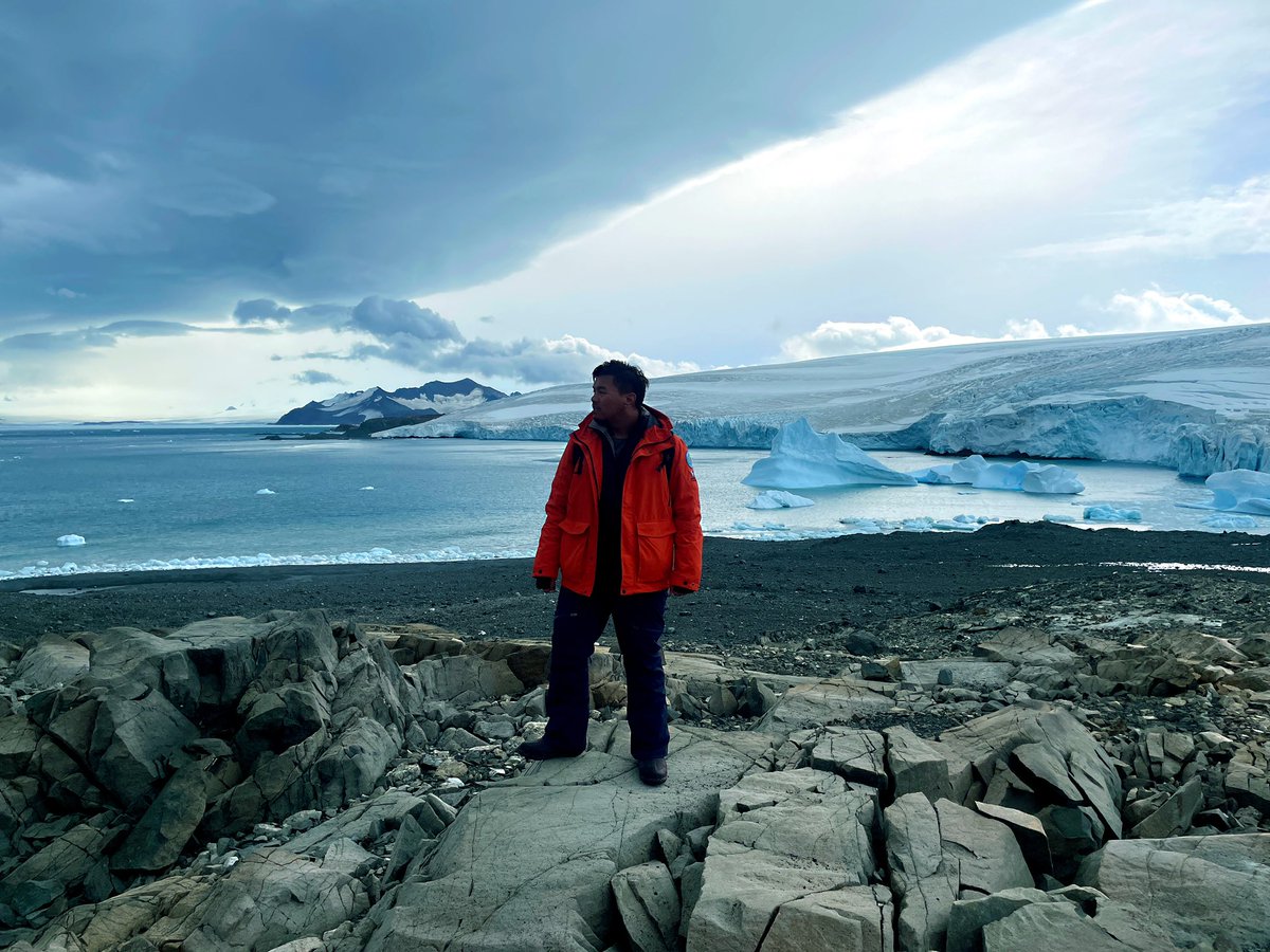 Any #NSTA23 educators interested in the @NatGeoEducation certification or the #GrosvenorTeacherFellowship with @LindbladExp? Happy to chat about my experience as a GTF and my Antarctica expedition! I’ll be hanging out at booth 1708 all week. #EducatorExplorer