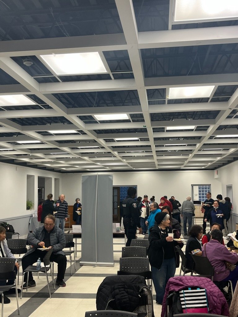 PCLegaspi's tweet photo. Fraud awareness month at the Filipino 🇵🇭 Community Centre. Thank you to the Financial Crimes Unit, Crime Stoppers and Kevin Cosgrove for delivering the scam prevention presentation. @WindsorPolice @CStoppers https://t.co/wC70EqiSRS