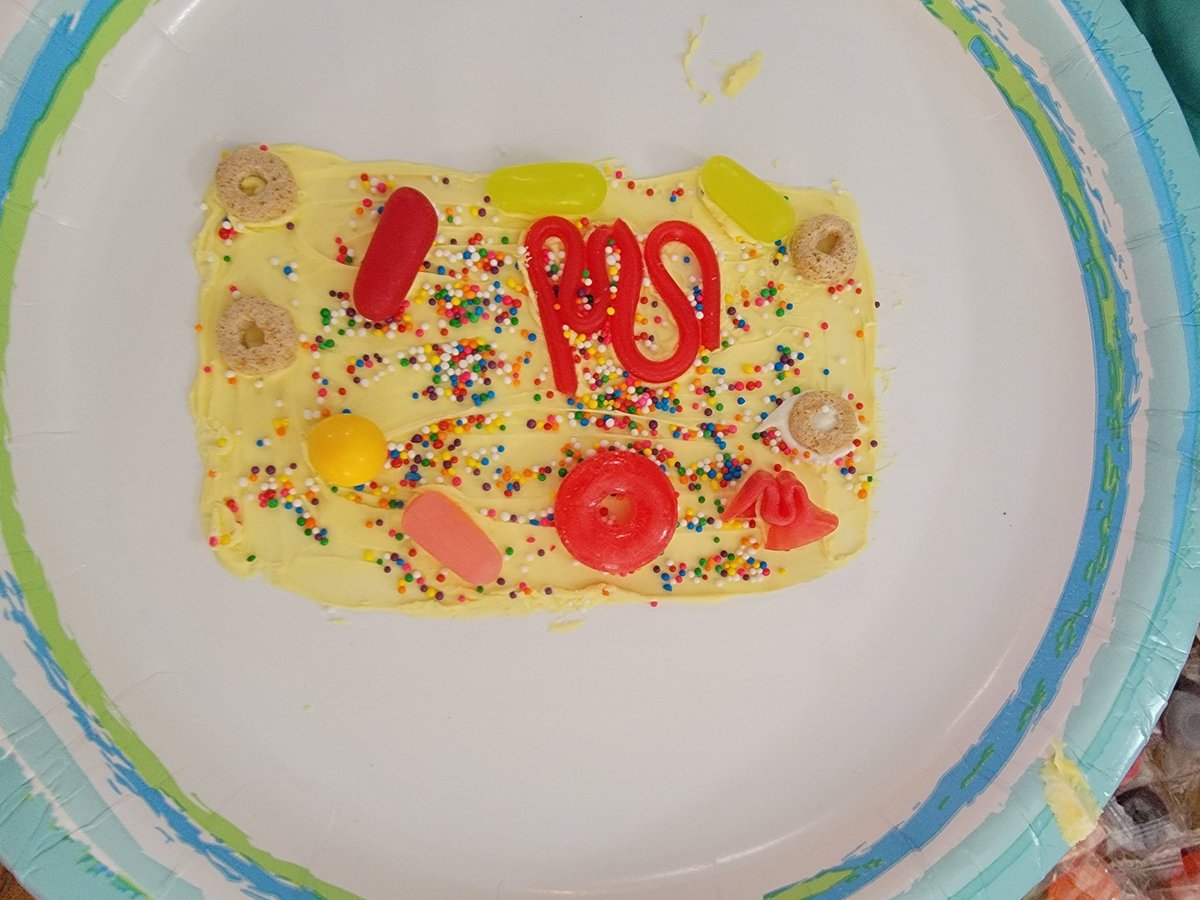 bsktmouse's tweet photo. Cells Cells they're made of organelles #LHESMustangs https://t.co/Z15JLjxXBD