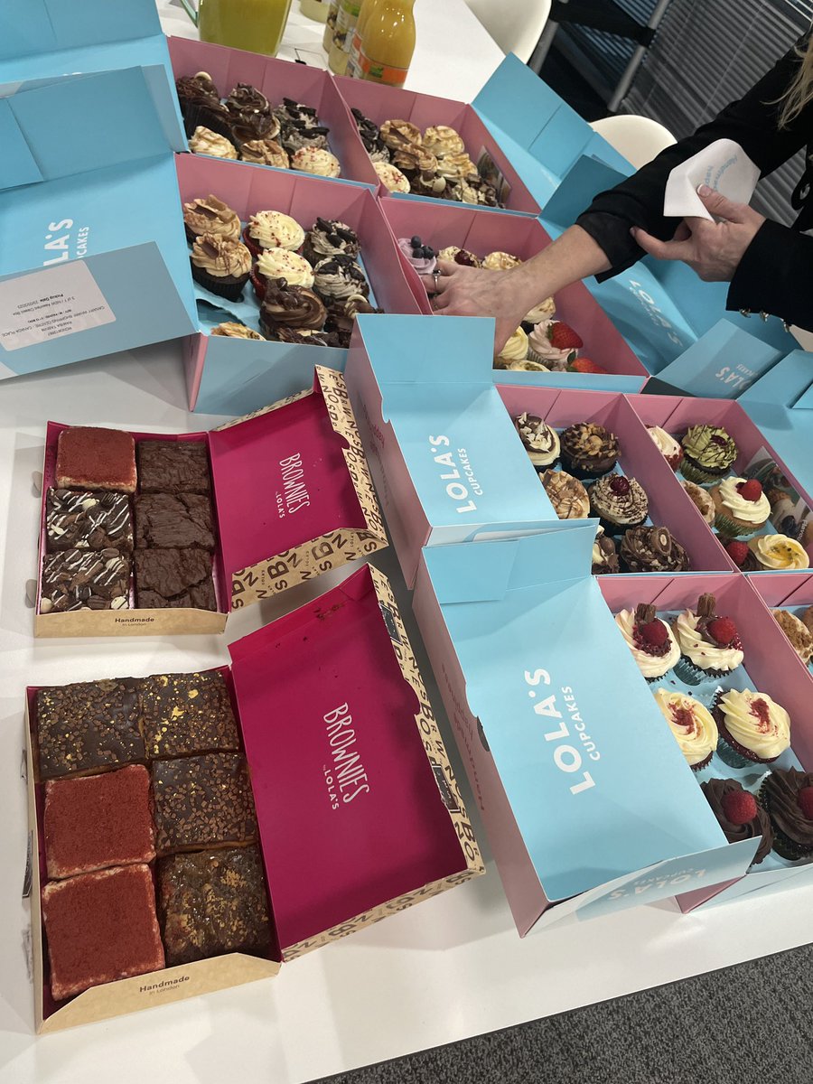 Congratulations to the nominees and winners at the Reuters Journalist or the Year awards. A privilege to share a room with so many of them (and some cupcakes too) at the London watch party.  👏