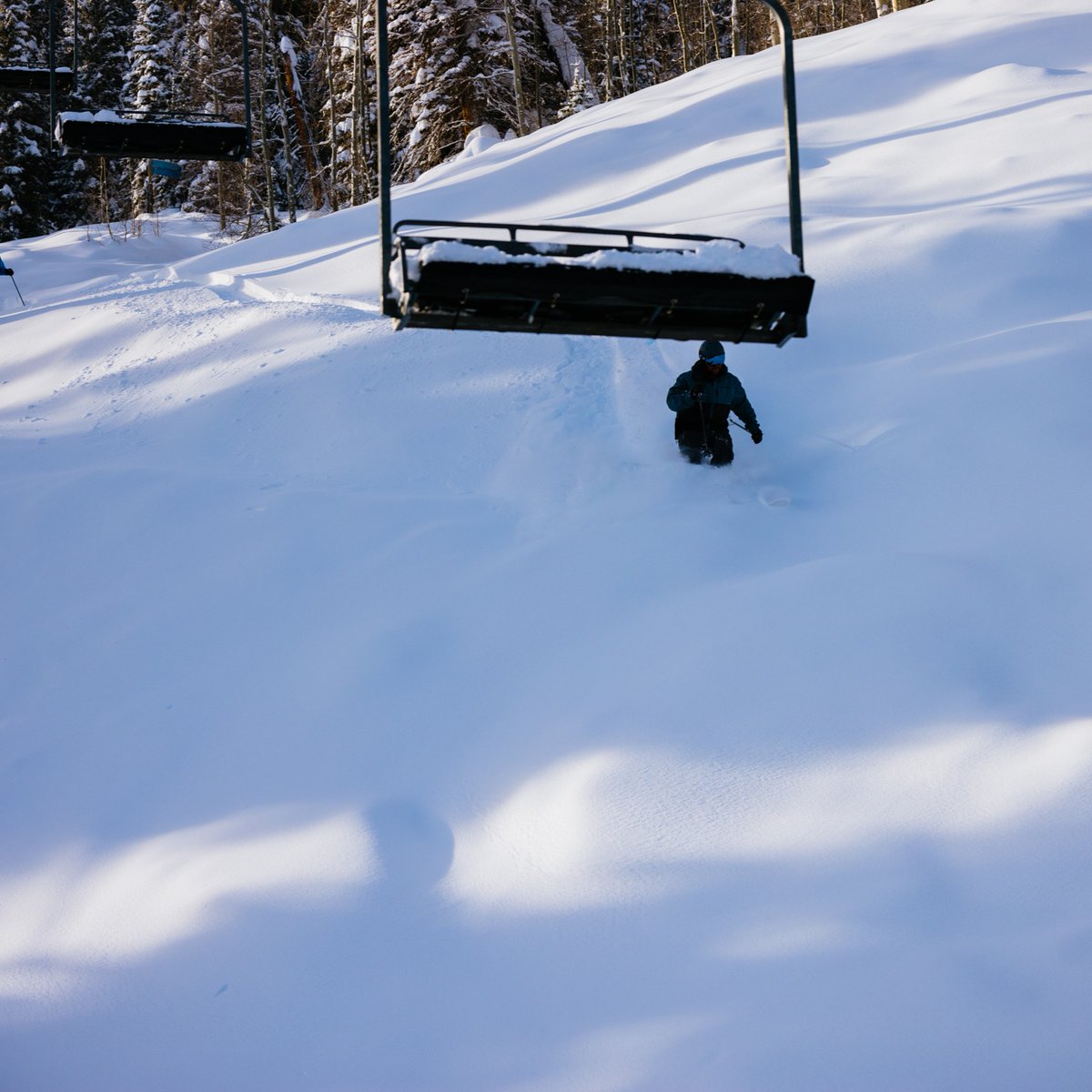Across the West, <a href="/alterramtnco/">Alterra Mountain Co.</a> mountains have record snow &amp; season extensions: <a href="/MammothMountain/">MammothMountain</a>, <a href="/BigBearMtResort/">Big Bear Mountain Resort</a>, <a href="/palisadestahoe/">Palisades Tahoe</a>, <a href="/SolitudeMTN/">Solitude Mountain Resort</a>, <a href="/Deer_Valley/">Deer Valley Resort</a>, <a href="/skisteamboat/">#SteamboatResort</a>.

Full story via <a href="/nytimes/">The New York Times</a>: nytimes.com/2023/03/20/tra…

📷: <a href="/petermorning/">Peter Morning</a> / <a href="/mammothmountain/">MammothMountain</a> &amp; <a href="/solitudemtn/">Solitude Mountain Resort</a>