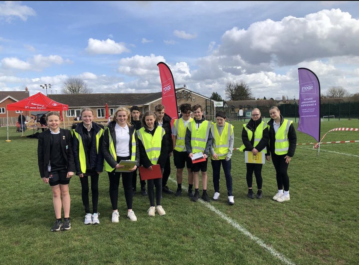 EWSPEdept's tweet photo. Wednesday we were asked by Northamptonshire Sport to help out at our local primary school cross-country event.  Our young leaders didn’t let us down.  They were fantastic in representing EWS. Well done team #proud #teamews https://t.co/KWUoMRp83a
