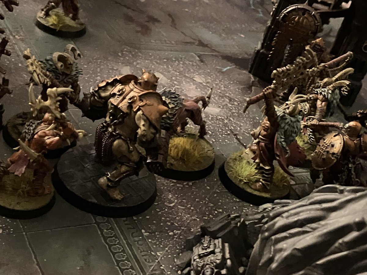 StormbannerH's tweet photo. #warhammerwarcry evening! My Iron Golems fought to a draw against the Untamed Beasts. 

#WarhammerCommunity #warhammer #warcry #irongolem #untamedbeasts https://t.co/rMOuJ0aGg8