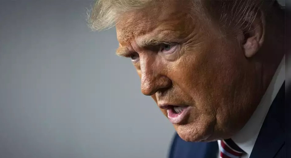 ReallyAmerican1's tweet photo. A frequent complaint by Republicans is "If they can go after President Trump, they can go after you." 

But that is a disingenuous notion at best, because MOST Americans aren't paying off porn stars, obstructing justice, extorting world leaders, stealing classified information, election fraud, witness intimidation, and inciting insurrection.

Most Americans, if they had committed only one of the aforementioned offenses, would have been quickly dealt with by law enforcement officials. In fact, hundreds have already been convicted in the January 6th ongoing investigation for the crime of being persuaded by Trump to go to the Capitol.

If anything, the fact that Donald Trump has not yet been indicted, arrested, and convicted for the number of provable offenses is proof that he has been given a different standard of accountability than most Americans.

Drop a💙if you agree Trump MUST be held accountable.