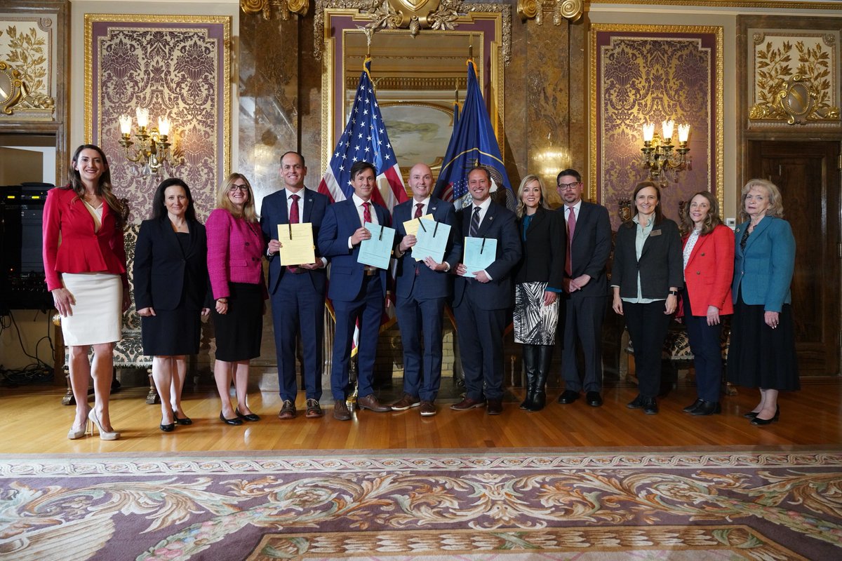 We’re no longer willing to let social media companies continue to harm the mental health of our youth. Today we signed two key bills in our fight against social media companies into law: 

➡️ SB152 requires social media companies to verify that users in socialmedia.utah.gov