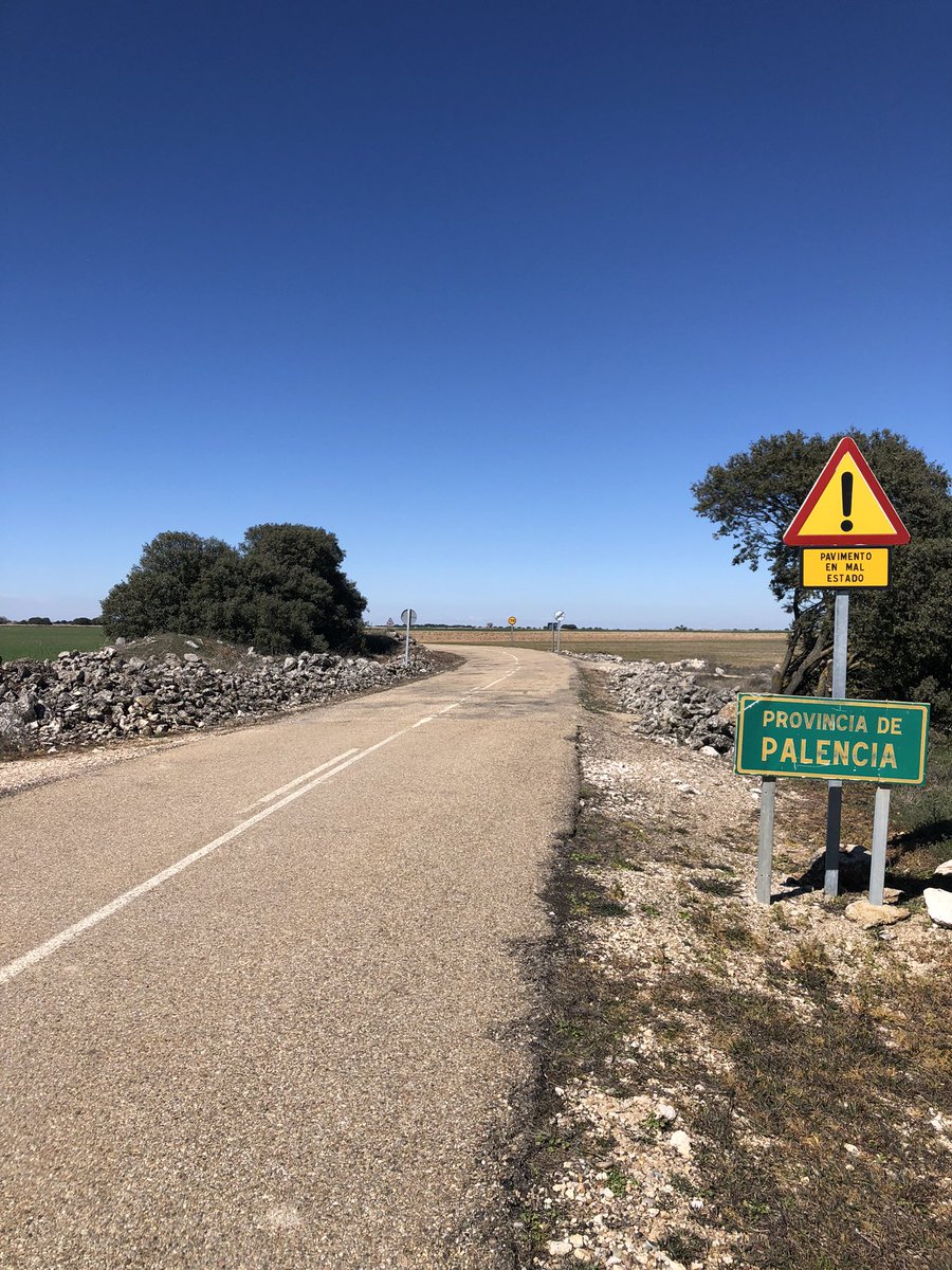 rbeltranperote's tweet image. El  desarrollo rural y el apoyo a nuestros pueblos en la lucha contra la despoblación también es “tener”y “mantener” buenas infraestructuras.
El estado y condiciones  de la #carretera #P110 son de vergüenza 
A quien corresponda!
@DGCyL @jcyl @diputacionPalen 
📸: @rbeltranperote