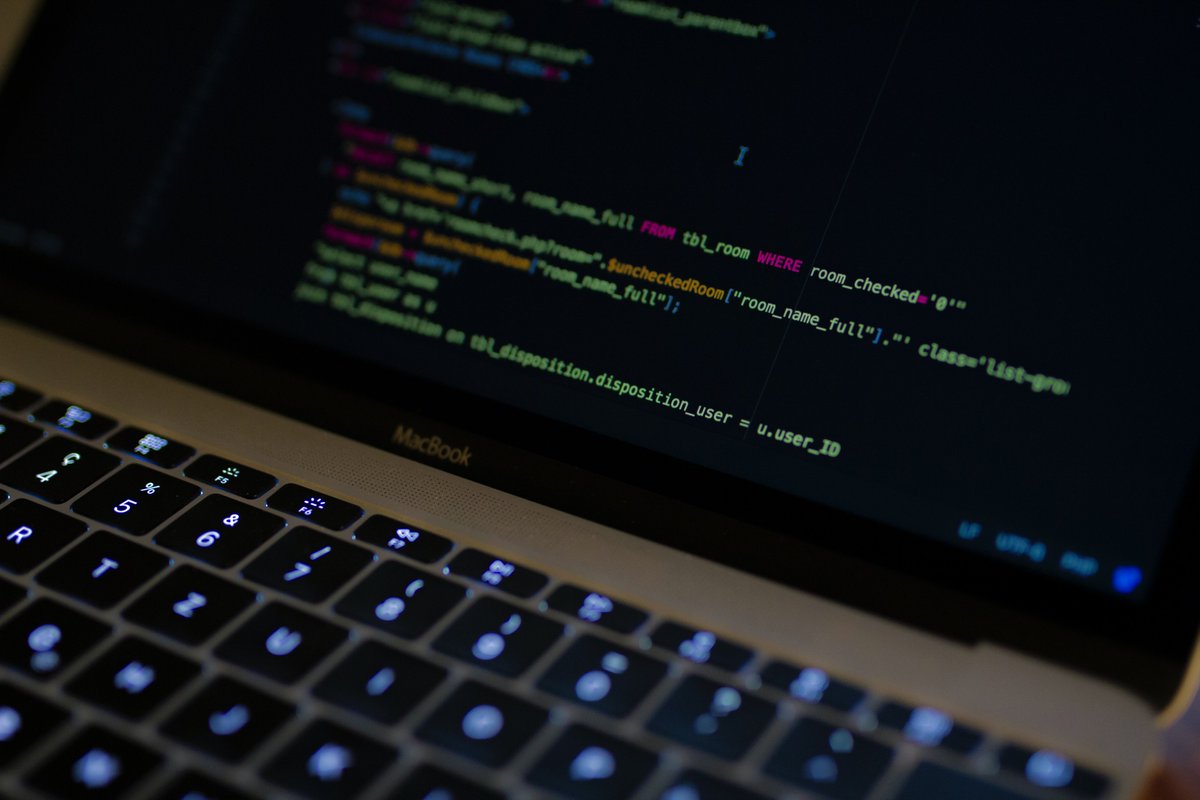 jaindivij_'s tweet image. #SQL_Injection may sound like a fancy term, but it's a simple concept with dangerous consequences.
Here's a thread to help you understand it better 🧵