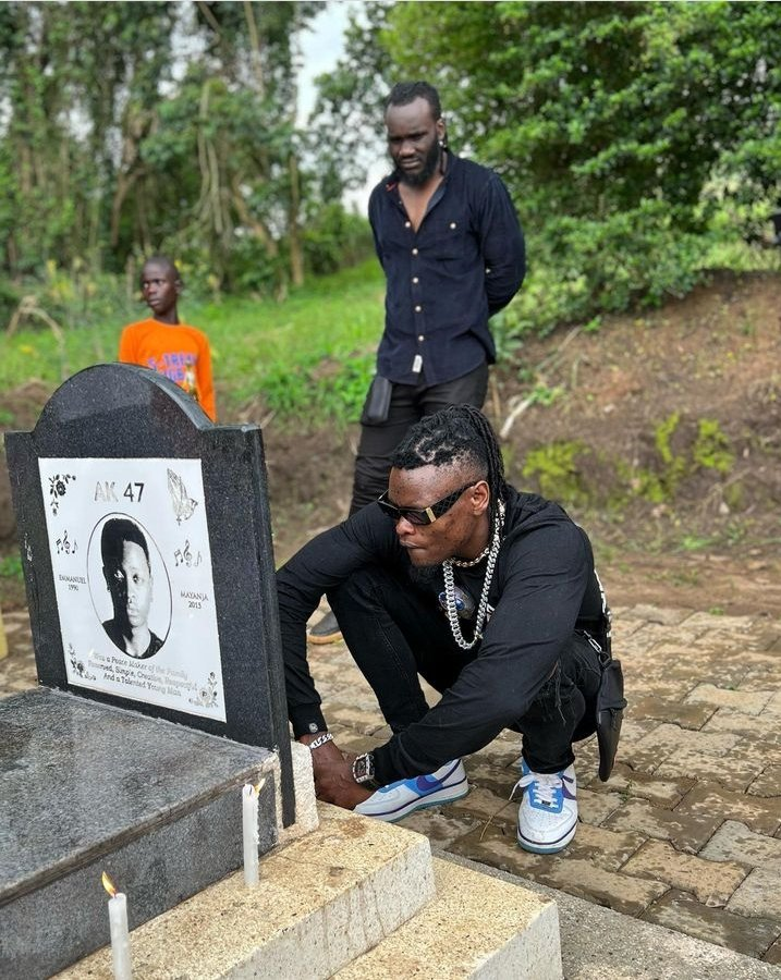 ChimpReports's tweet photo. 8 Years Later. Gone Too Soon. Mayanja Family Remembers AK 47
#ChimpReportsNews #RIPAK47 @JChameleone #Uganda #News
https://t.co/Yv78ZcQKRE https://t.co/F2IcWiH1Yc