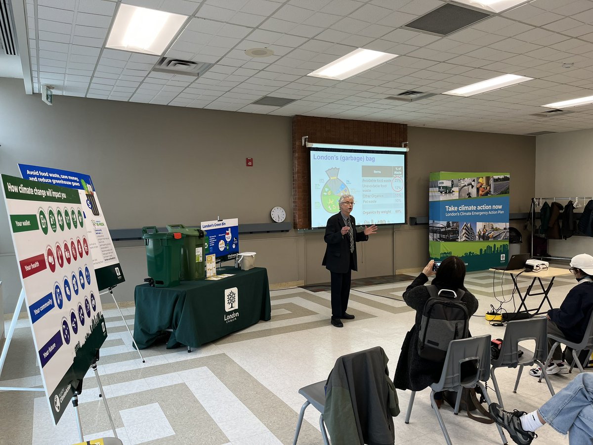 Carling Heights Optimist Community Centre - happening now! Green in the City event on food waste avoidance, climate change, green bin #LdnOntClimateAction #LdnOnt