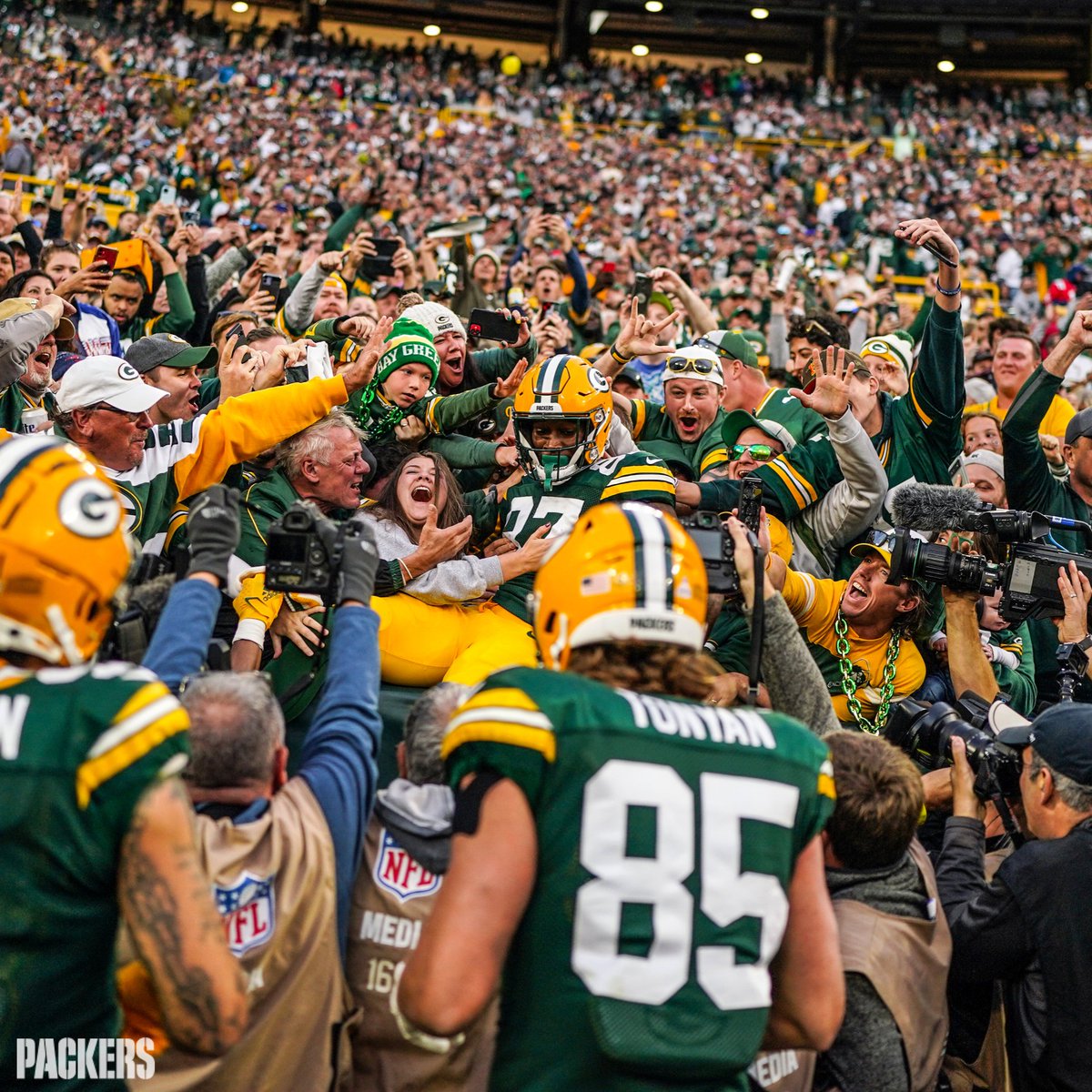 packers's tweet photo. Romeo's rookie year ✅

📸: https://t.co/eEfCmLHygE

@RomeoDoubs | #GoPackGo https://t.co/jPGzVm0Ggk
