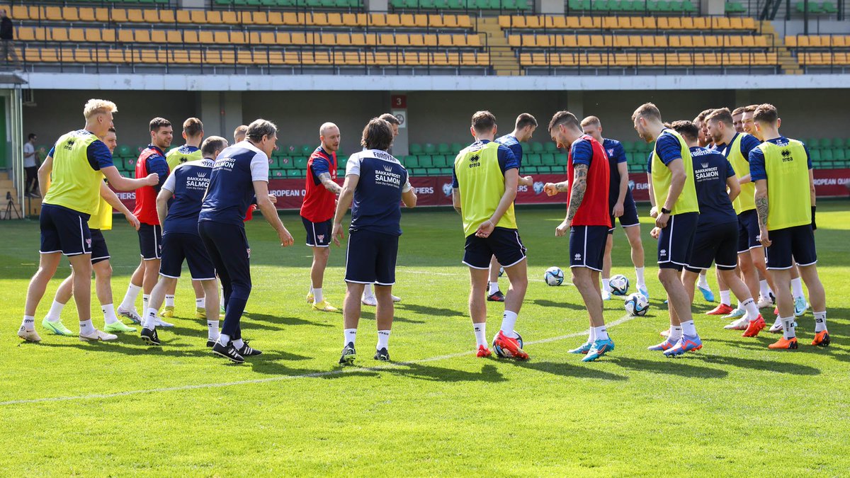 FaeroskFodbold's tweet photo. Practice, practice, practice. ๐๐ซ๐ด
#RememberSunscreen
๐ธ: https://t.co/ye9E4f6Vh0 https://t.co/IKnQFBfyAC