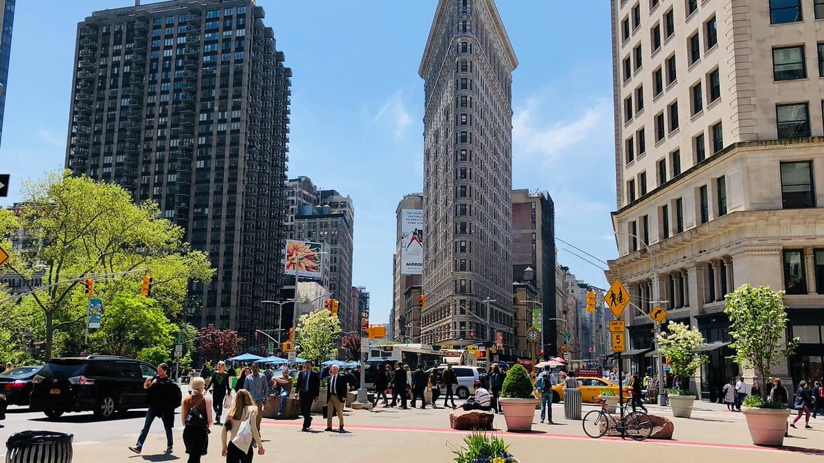BFMImmo's tweet photo. L'emblématique gratte-ciel "Flatiron" de New York vendu aux enchères 190 millions de dollars
https://t.co/viTgpVrJyD https://t.co/HupntQuAc6