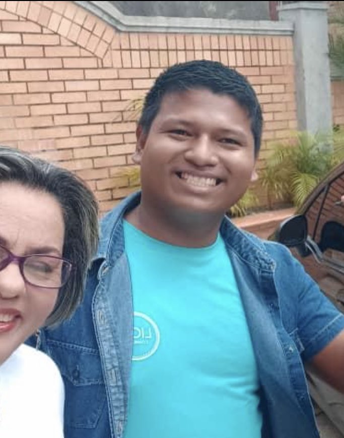 liorcosmetics_'s tweet photo. Hoy queremos compartirles esta linda historia ✨

Luis comenzó a emprender con Lior en pandemia, bajo la estructura de Nuglys Manrique. https://t.co/0yRM5pyOJ9