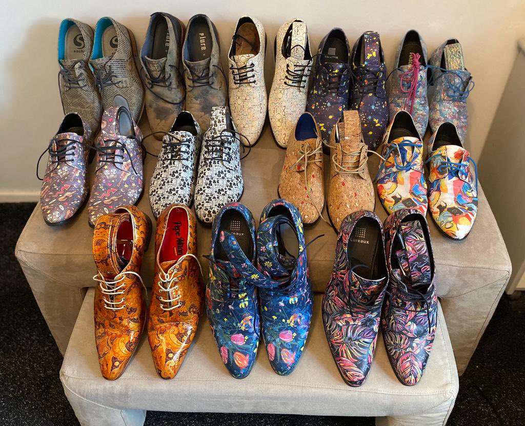ronaldotten's tweet photo. @BeauRTL beste Beau ik zou heel graag dat mooie pak dragen bij mijn sollicitatie als BABS bij de gemeente Stein as maandag. Heb er zeker mooie bijpassende schoenen bij die ik vaak draag als BABS binnen de gemeente Sittard-Geleen. https://t.co/sKrx8mdkye