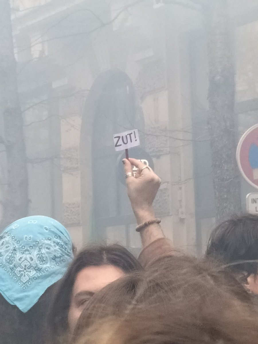 TioteZo's tweet photo. #Lille 23 Mars #Retraites https://t.co/PgNfNsDPXc