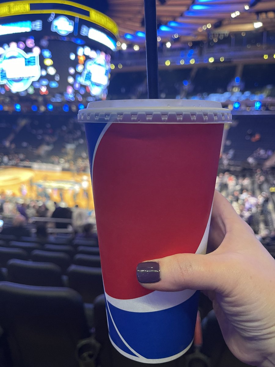 Vanessa Manbeck tweet media