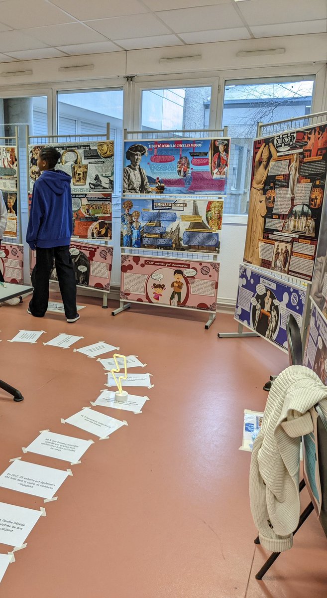 HavezMedias's tweet photo. Un egaliday riche en créativité, en échanges, en découvertes avec des élèves intéressés et passionnants ! Merci à tous les animateurs d'ateliers et à l'implication de tous les membres du collège ! #egalite #creil @Cite_educ_Creil https://t.co/yhdW31fbdY