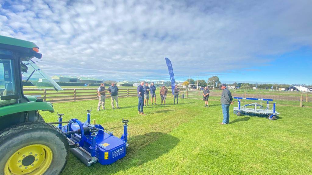 CampeyTurfCare's tweet photo. A successful week in #NewZealand for #TeamCampey Nick & Dave attending #TurfDays with our distributor @MextedS
#UniRake #UniScratch #Sumo #CampeyTurfCare #sportsturf #machinery #innovation #education #CampeyTravels https://t.co/6j4SBjk4BB