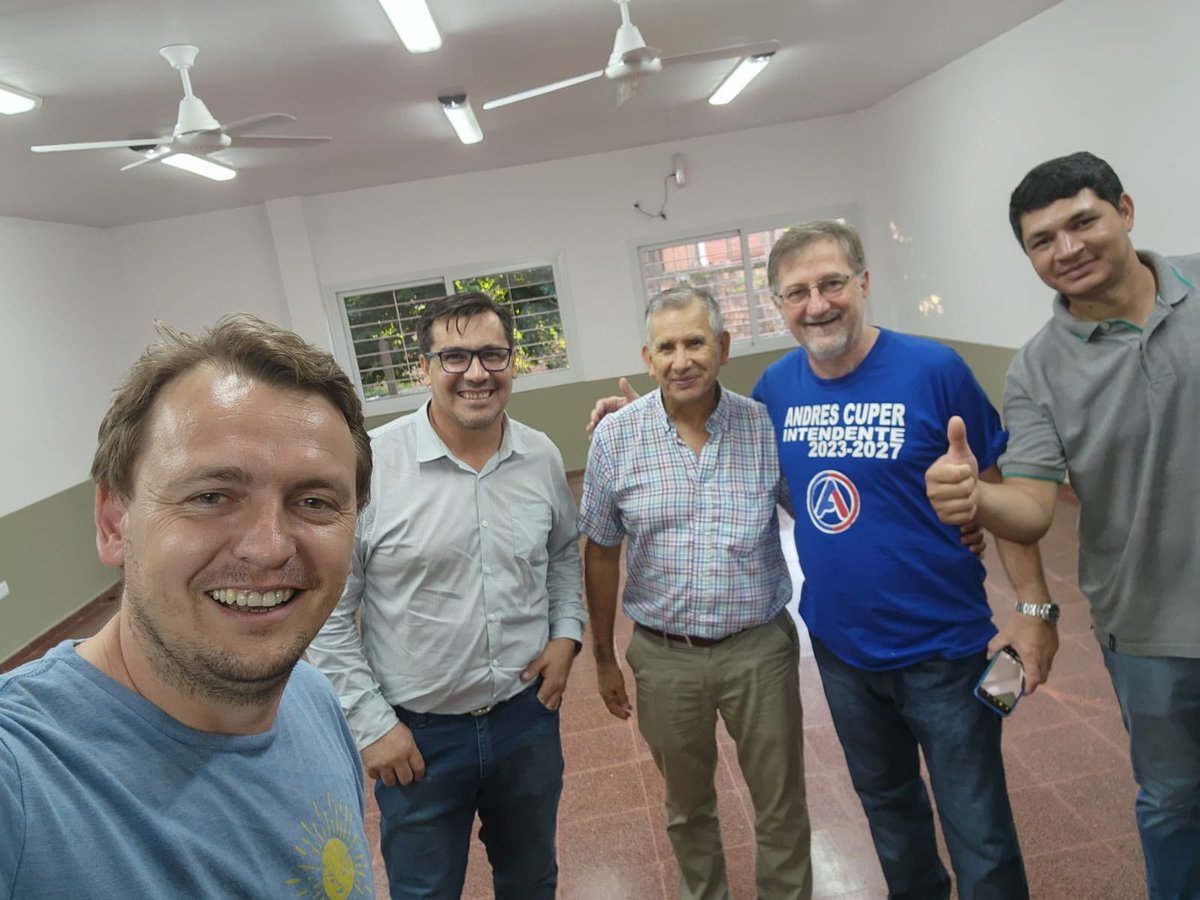 gilsonb10's tweet photo. #Hoy con el Presidente del CGE @jalbertogalarza visitamos la obra de la #EPET N 48 de Wanda en compañía del Intendente Andres Cuper y del Director. Una #importante solución a una demanda histórica de la comunidad. Un espacio que en los proximos días estaríamos habilitando. https://t.co/93cOrC7jyz
