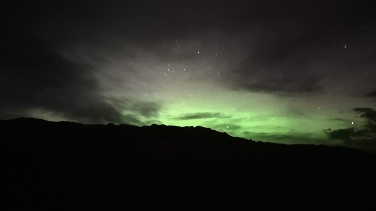 Got a wee glimpse [inbetween the clouds] of the #AuroraBorealis tonight #isleofiona #argyll #darkskies #northernlights #dancinglights 👀💚🩷