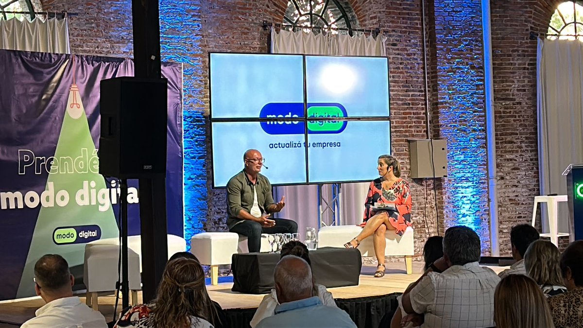 QuiriciAmalia's tweet image. #ModoDigital de @ANDEUruguay en Colonia, apoyos para mipymes para incorporar tecnologías a sus negocios. A sala llena gracias a nuestro socio del Centro Pyme, Cámara de Turismo de Colonia