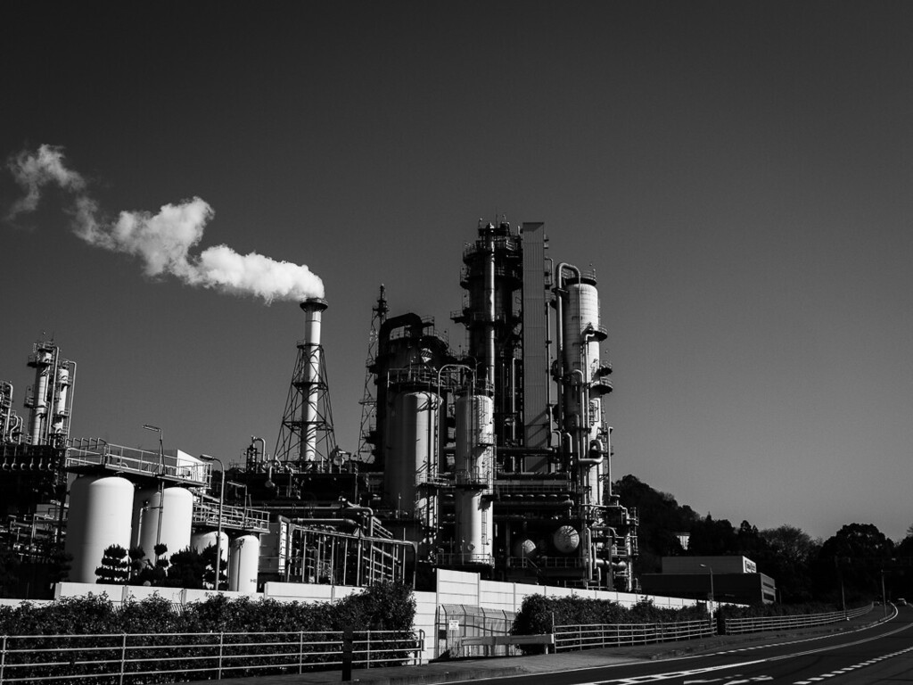 maopapa777's tweet photo. 工場萌え。 #factry #工場 #ig_japan #monochrome #blackandwhite #白黒写真 #シロクロ #em1mark3 #omsystem #microfourthirds #マイクロフォーサーズ #om写真投稿 https://t.co/VRpIUd4jMv https://t.co/lDFzE0Vjxa