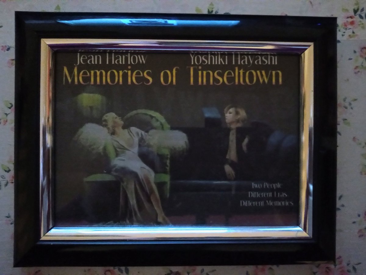 Rocklady19731's tweet photo. Finally found the right frame for this one. Sorry for the low quality of the photo, that's because it's dark and all I have is artificial light.๐
#JeanHarlow #YOSHIKI #Hollywood #Tinseltown #DifferentEras #starofthesilverscreen #RockStar #actress #musician #1930s #21stcentury https://t.co/Dawf7I6ODB