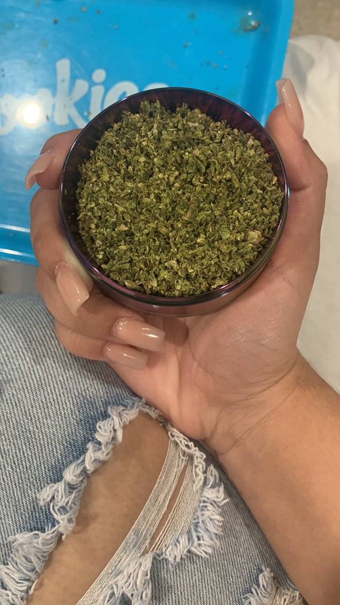 janeflowersxo's tweet photo. About to roll a #FATWOOD 😏🤓♥️ #CannabisAndNFTS #CannabisCommunity #WeedLovers #lonerstoner 💅 https://t.co/cwG667ZX1a