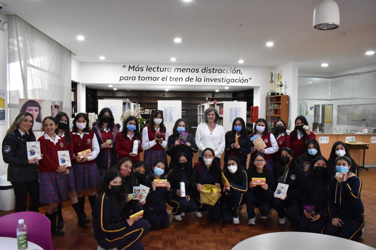 greencrowds's tweet photo. 🌟Como parte del Giveaway de febrero, entregamos la canasta de bioemprendimientos. Las afortunadas ganadoras fueron 20 estudiantes del Colegio Femenino Spellman,  han logrado recaudar más de $1.000 gracias a una alianza estratégica con la @cruzrojaecuador 
 @PPDEcuador @ciespal https://t.co/7BBCVflg5J