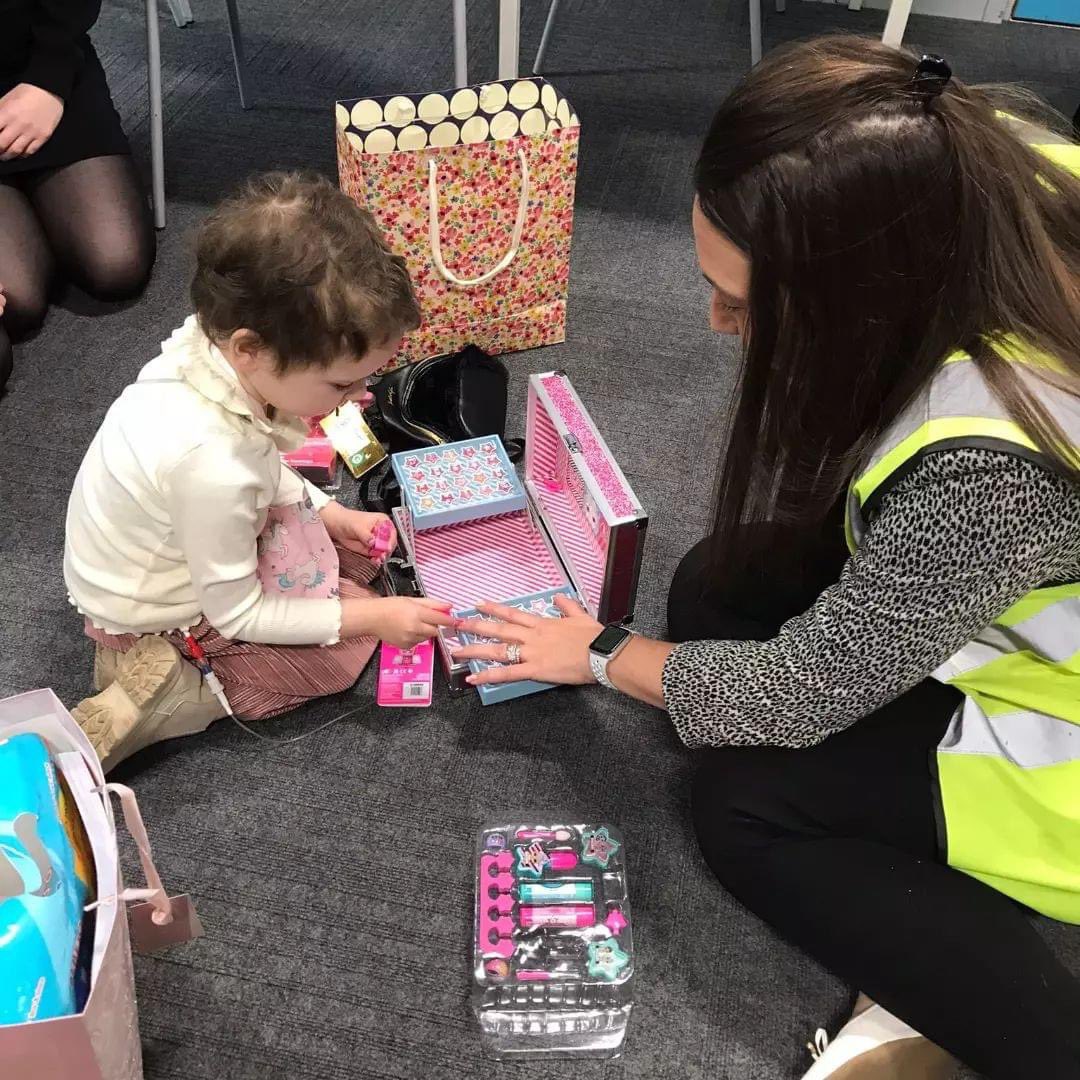 YCB_GivingClub's tweet photo. The beautiful Olivia finch is fighting the biggest battle of her life #nueroblastoma  in between all this she still manages to smile and brighten up every room. We helped her cause with £1100. Sending you all the love and best wishes Olivia #shecanshemustshewill #nueroblastomauk https://t.co/VUz0EDvBOu