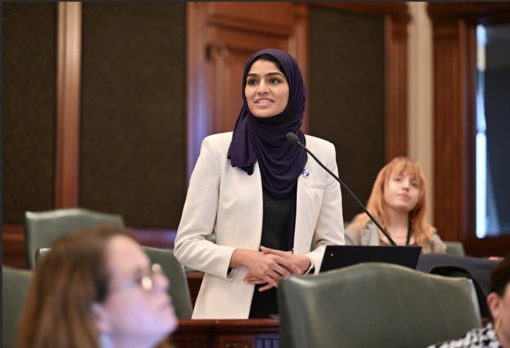 rep_nabeelasyed's tweet photo. My first bill passed in the House yesterday 🎉 

This bill would include voter registration as a goal in an individualized education program (IEP) for students with disabilities who are 17 years or older.

HB3643 passed with 93 votes in favor! https://t.co/ZpWTENyD0i