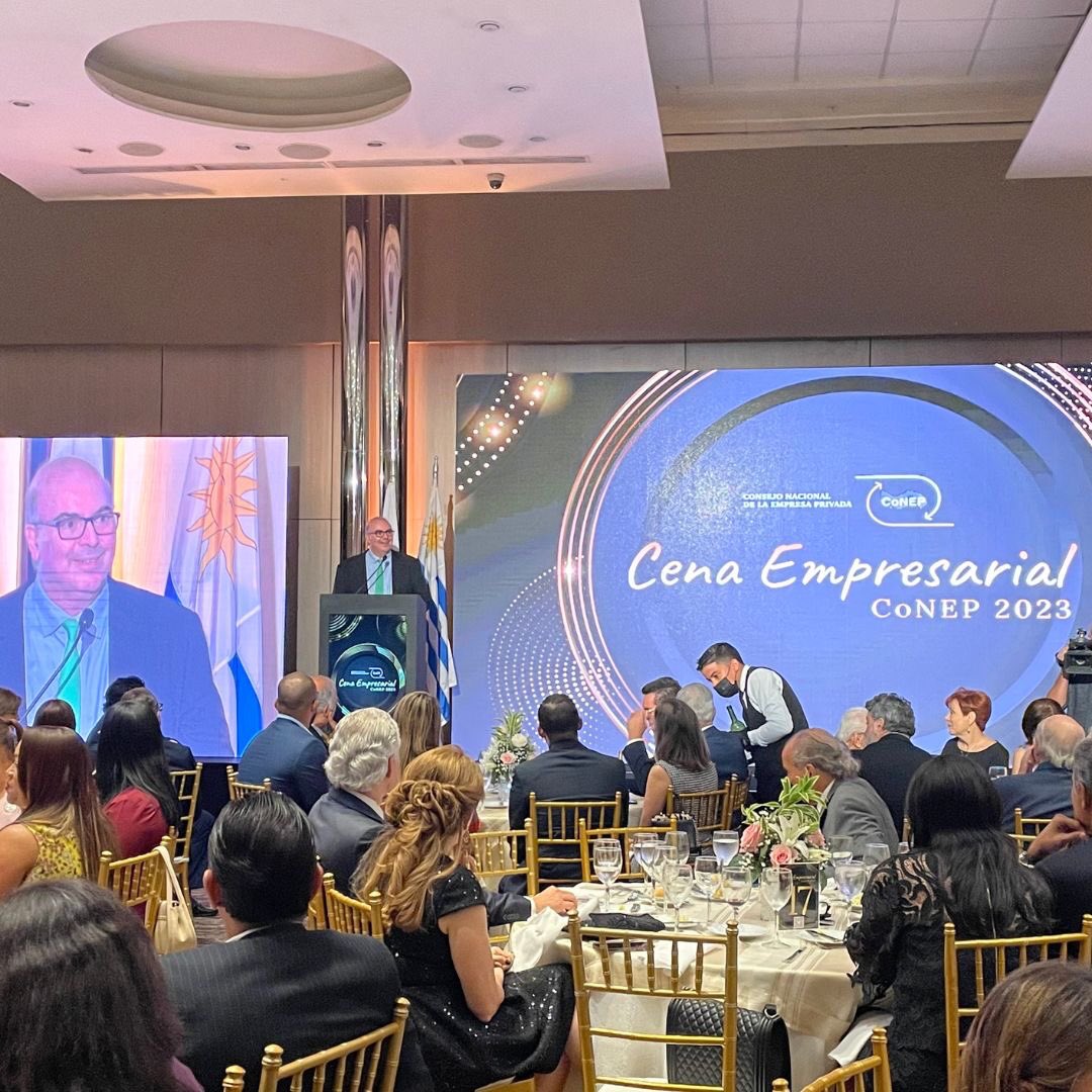 CorpDiplomacy's tweet photo. El @CONEPPanama realizó la Cena Empresarial 2023, evento que contó con la participación del expresidente de la República de Uruguay, Julio María Sanguinetti, reconocido político, abogado, periodista, ensayista y conferencista, quien fue dos veces presidente del país sudamericano. https://t.co/L2cSzkM8hV