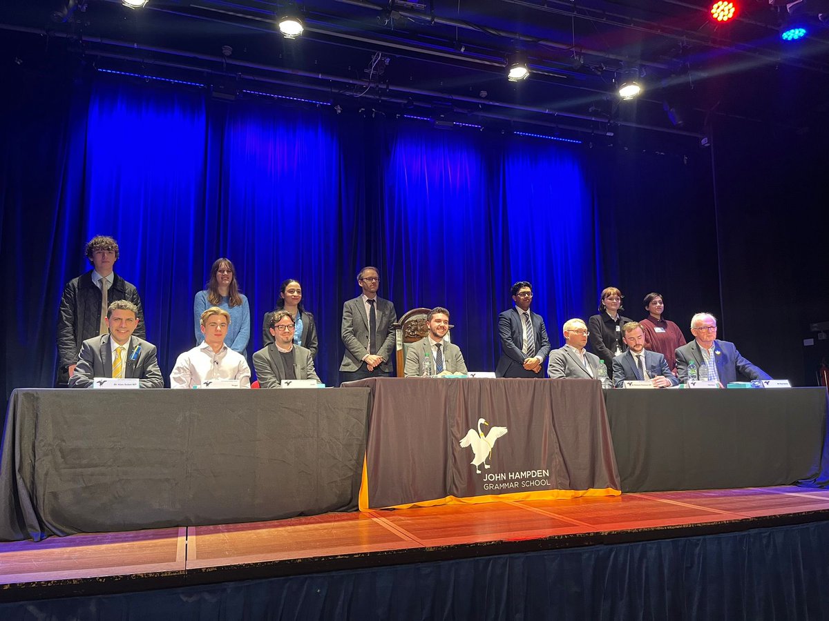 EmmaforWycombe's tweet image. Wonderful evening at John Hampden’s Question Time with @alexsobel and other panellists. Great discussion on the topical issues: our relationship with the EU, did Boris Johnson mislead Parliament, how to make sure young people can afford to buy a home of their own. #JHGSQT