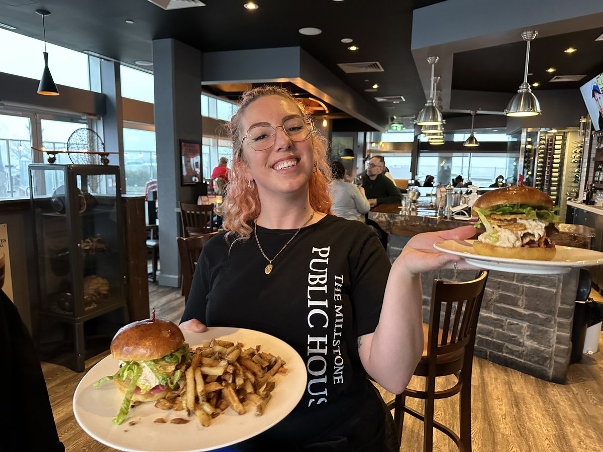 ihutchski's tweet photo. @millstone_pub #HFXBurgerBash #hfxburgerweek #bighfxburger #miniburger #beerforayear #burgervalet @GarrisonBrewing https://t.co/Si1LQZBd76