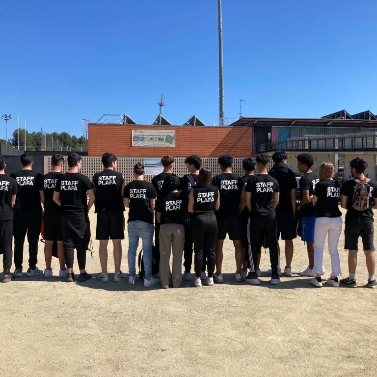plafarreras's tweet photo. Avui l'alumnat de 1r d'ESO han participat en la Jornada Intercentres de Sant Cugat. N'han gaudit molt‼️
Amb els superajudants de 2n de BatxiCicles 😍
#SomelPlafa
#PlaFa2023 https://t.co/Y3awMIyGwh