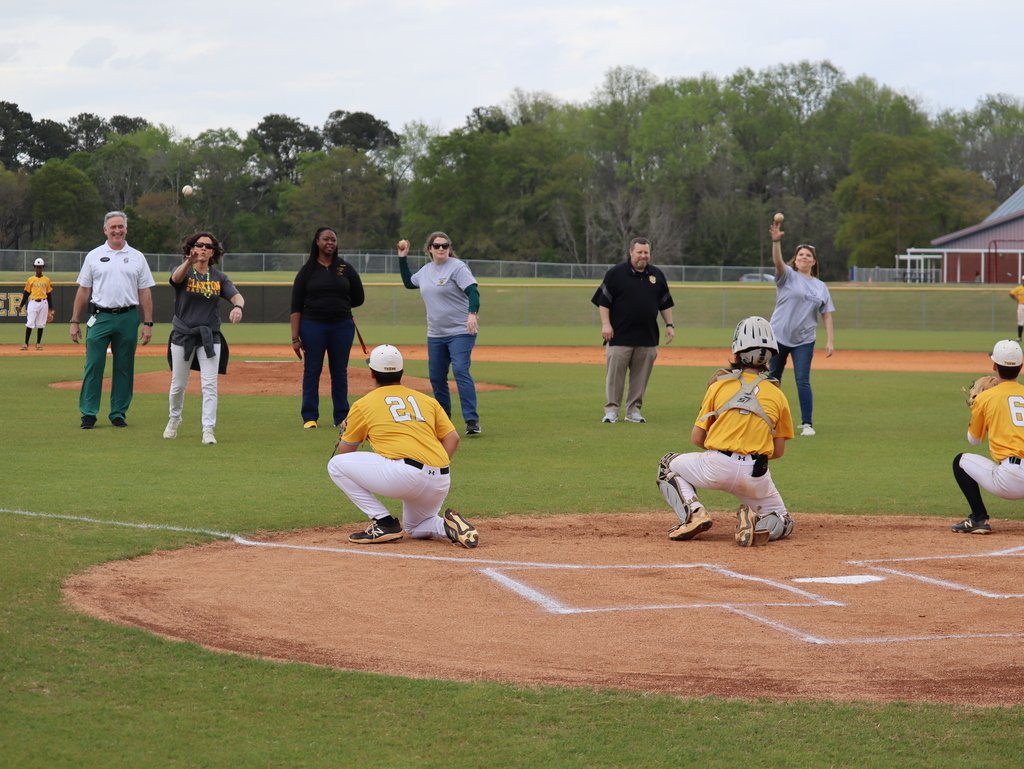 EvansSchools's tweet image. Shout out to CHS Baseball! Our Tigers hosted a special teacher recognition night this month! 
We appreciate our Tigers celebrating our staff, and we are thankful for all that our faculty and staff pour into all of our students! 

#WeLoveOurTigers
#WeLoveOurStaff
#CHSBaseball