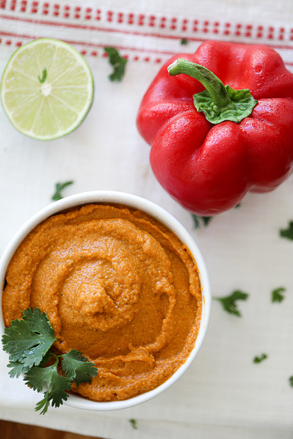 eathappykitchen's tweet image. It's National Chip and Dip Day! #chipndip This dip is the #dairyfree taste sensation you didn’t even know you were missing! Dairy Free Buffalo Dip, recipe at my Substack newsletterhttps://annavocino.substack.com/p/dairy-free-buffalo-dip