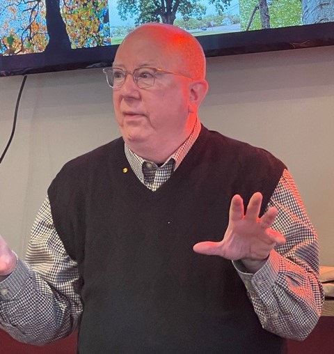 RotaryClubCP's tweet photo. Rich Borchelt, director of the Office for Communications and Public Affairs for the U.S. Department of Energy, Office of Science, led an energetic “Conservation Conversation,” focused on the protection of birds. https://t.co/iJOggwGV6H