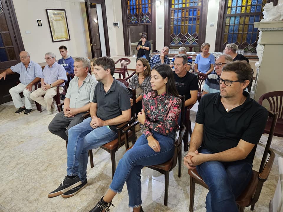 JMAviano's tweet photo. 💻En Gálvez presentamos con el municipio y Centro Comercial e Industrial del Dpto. San Jerónimo, el portal comercial https://t.co/do0E8Intgh, una propuesta para la venta online que apoyamos desde el Ministerio de @ProduccionSF y vamos a empalmar con el Programa #ComercioExpress🛍️ https://t.co/G8UXc62U3z