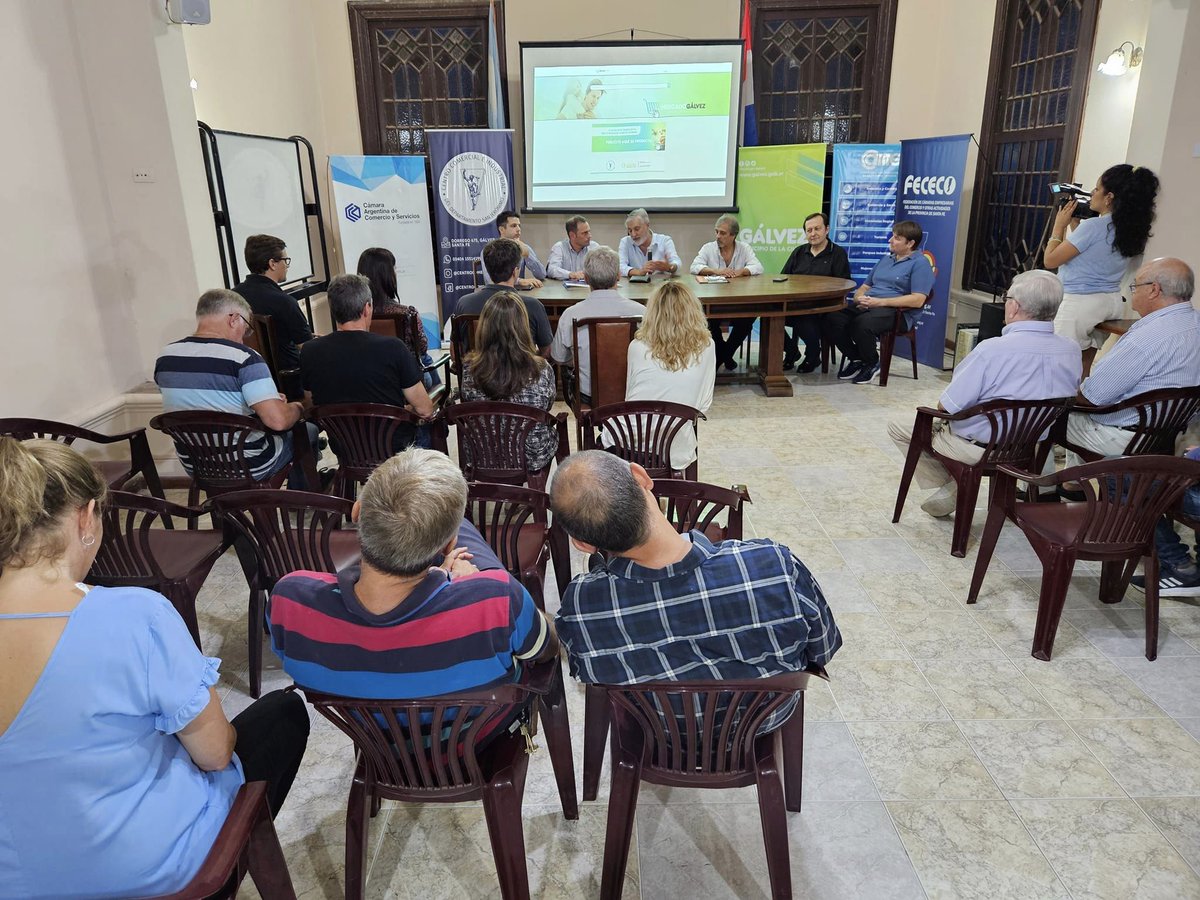 JMAviano's tweet photo. 💻En Gálvez presentamos con el municipio y Centro Comercial e Industrial del Dpto. San Jerónimo, el portal comercial https://t.co/do0E8Intgh, una propuesta para la venta online que apoyamos desde el Ministerio de @ProduccionSF y vamos a empalmar con el Programa #ComercioExpress🛍️ https://t.co/G8UXc62U3z