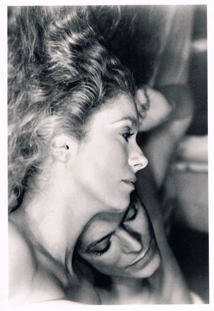 distractedfilm's tweet photo. The Hunger.

Catherine Deneuve and David Bowie. https://t.co/uR6jQixlB9
