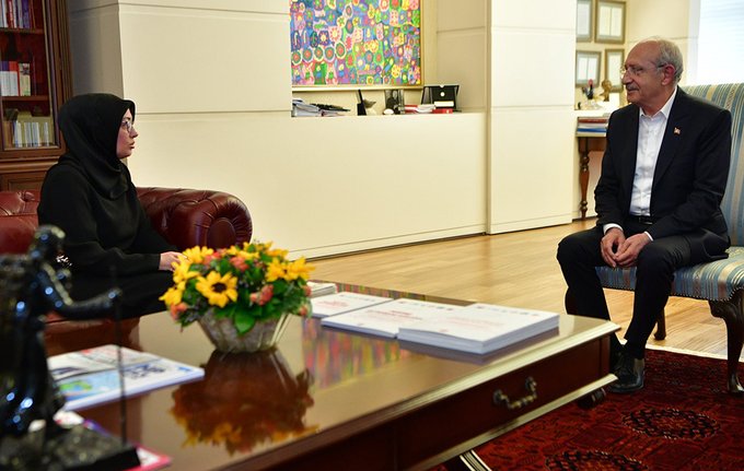 Kemal Kılıçdaroğlu, Sinan Ateş’in eşi Ayşe Ateş’i ağırladı:

"Hesabını beraber soracağız."