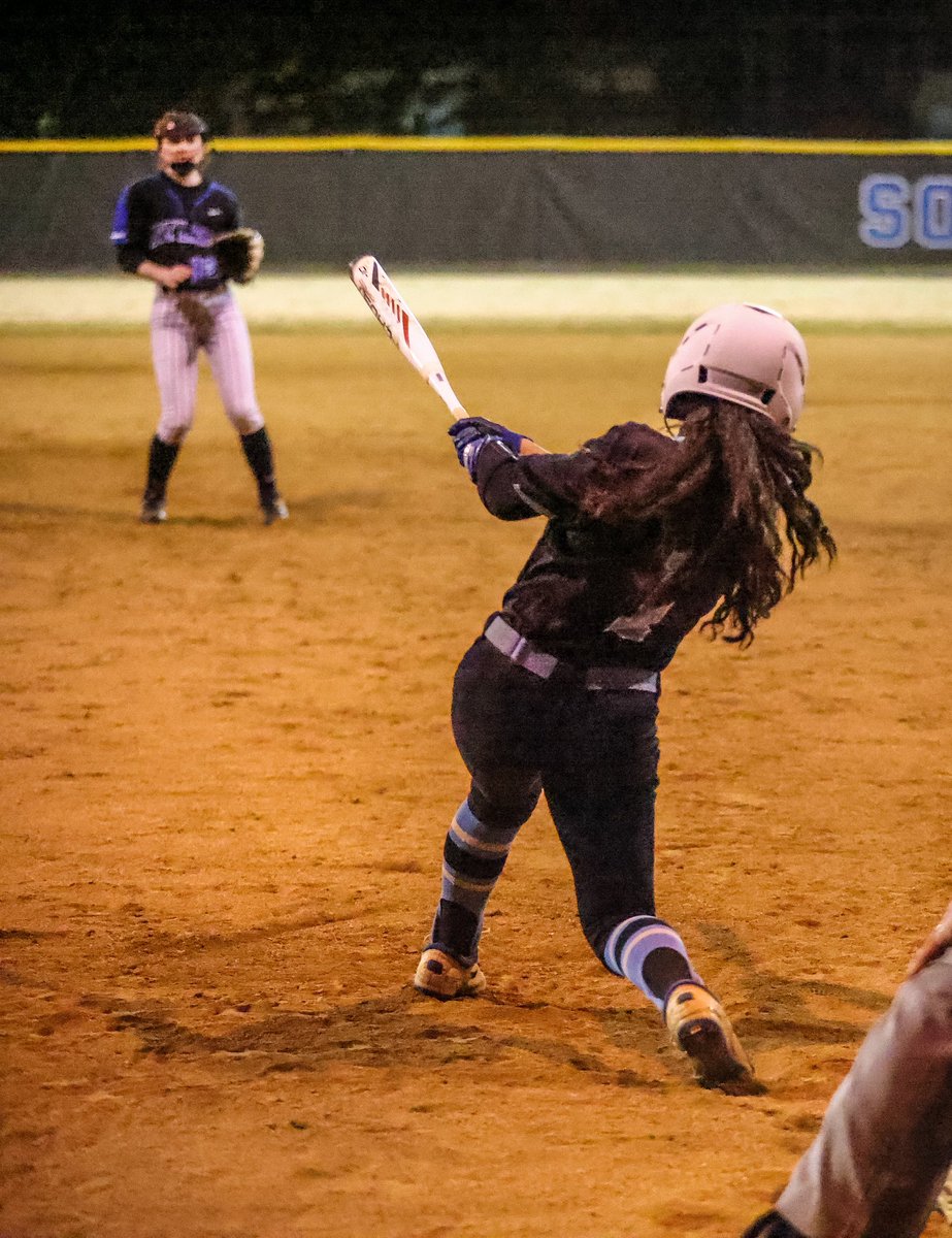 camilessantiago's tweet photo. This week was full of excitement. I love my teammates… We lift each other, we love each other. #softballsisters #cosbyHS 💙🤍🖤🥎 @CosbySoftball https://t.co/tWd0jrzzVC