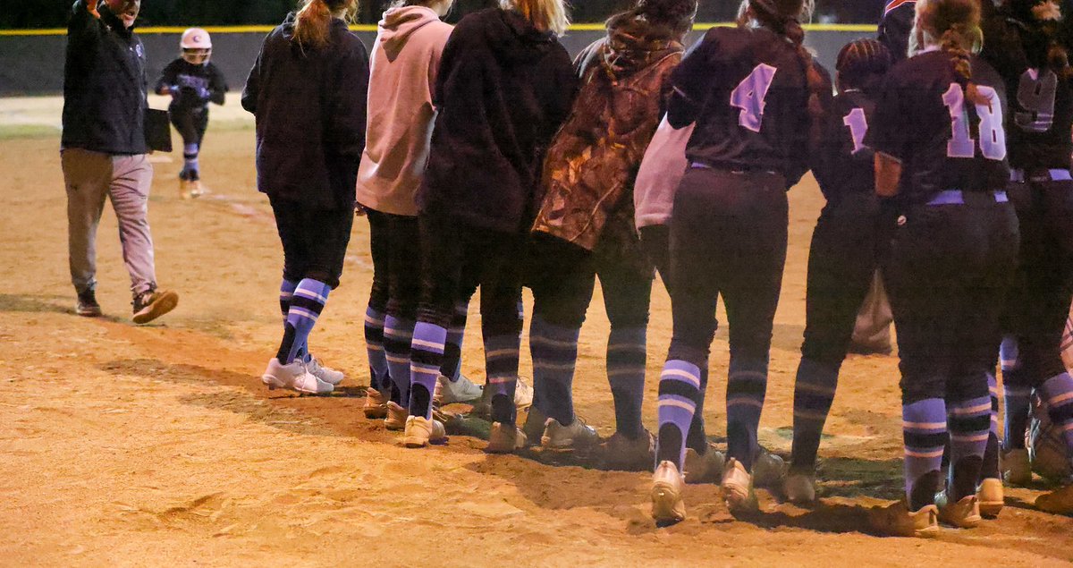 camilessantiago's tweet photo. This week was full of excitement. I love my teammates… We lift each other, we love each other. #softballsisters #cosbyHS 💙🤍🖤🥎 @CosbySoftball https://t.co/tWd0jrzzVC