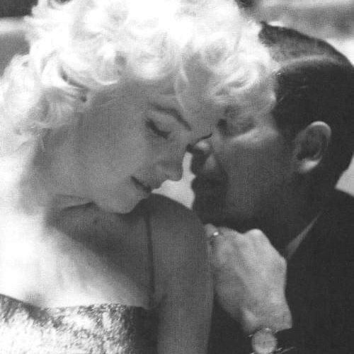 #Marilyn #marilynmonroe #ClubPassionMarilyn #edfeingersh #unechattesuruntoitbrulant #acatonahottinroof #chanel #miltonberle #miltongreene