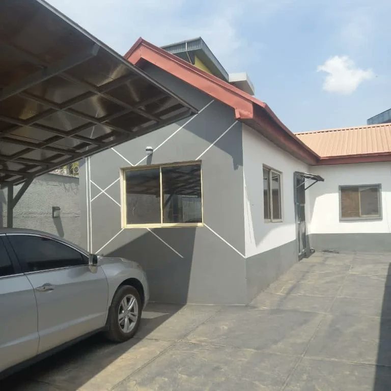 mobashbnsheick's tweet photo. *To let*
Room/palour sef con
Location: bodija ibadan
Rent: 500k
Facilities : All modern facilities
Enquiry : 08105326749
#ibadan #ibadanhomes #ibadanrealtors #ibadanapartment #propertypro #vira #ibadanagents #ibadanproperties #polypropertyibadan #ibadanrealestat https://t.co/XLzzMHuXDs