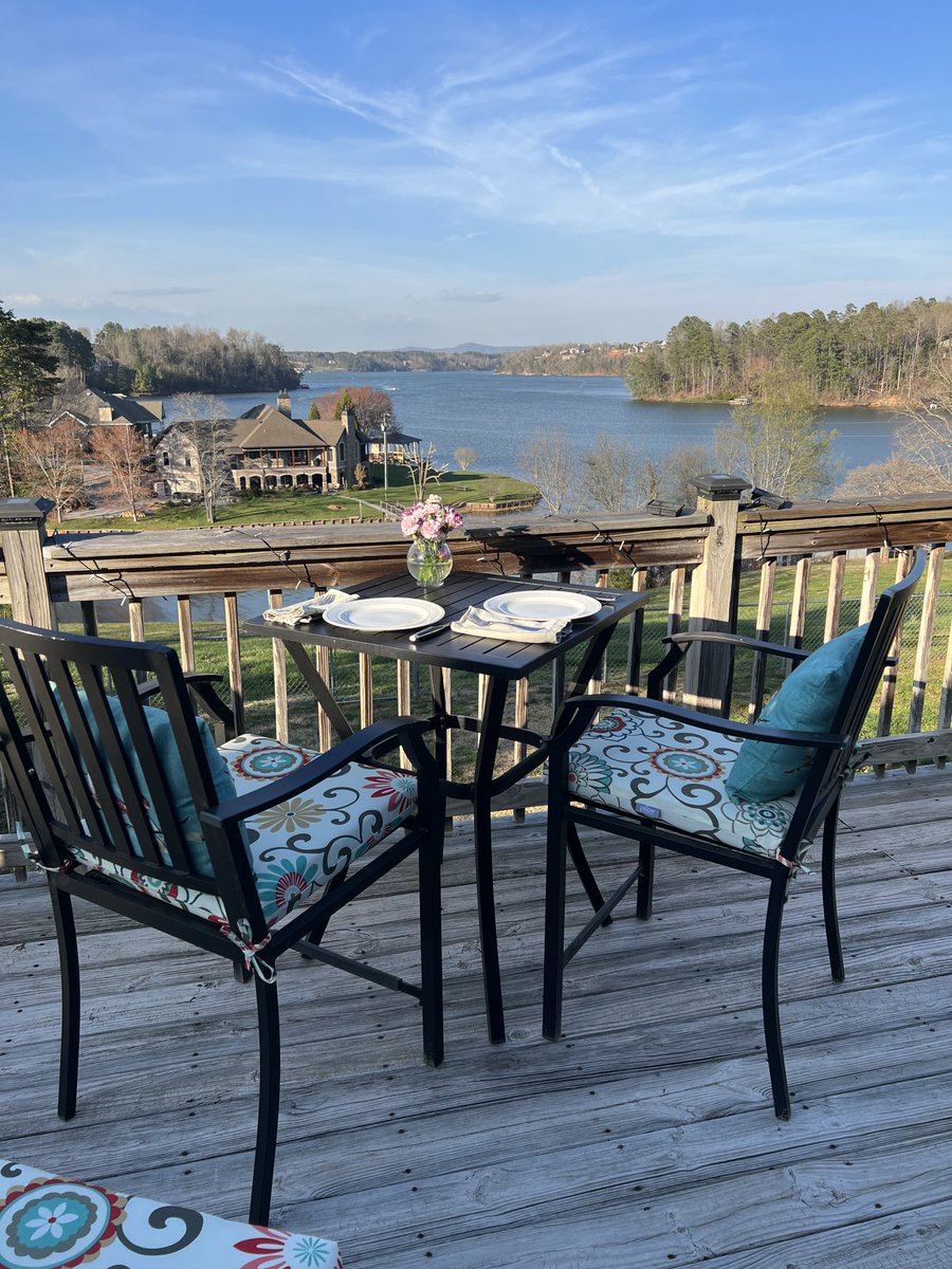 LAFFrye's tweet photo. What’s for dinner? #lakehickory https://t.co/Byl3hm1wXx