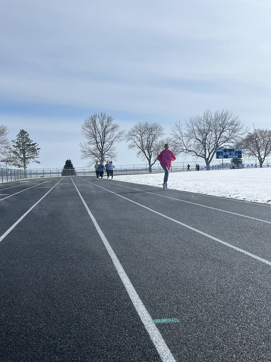 Oh hey March 23rd Track practice! #DoneWithSnow <a href="/humboldtHS/">Humboldt High School</a> @HHSGirlsTrack2