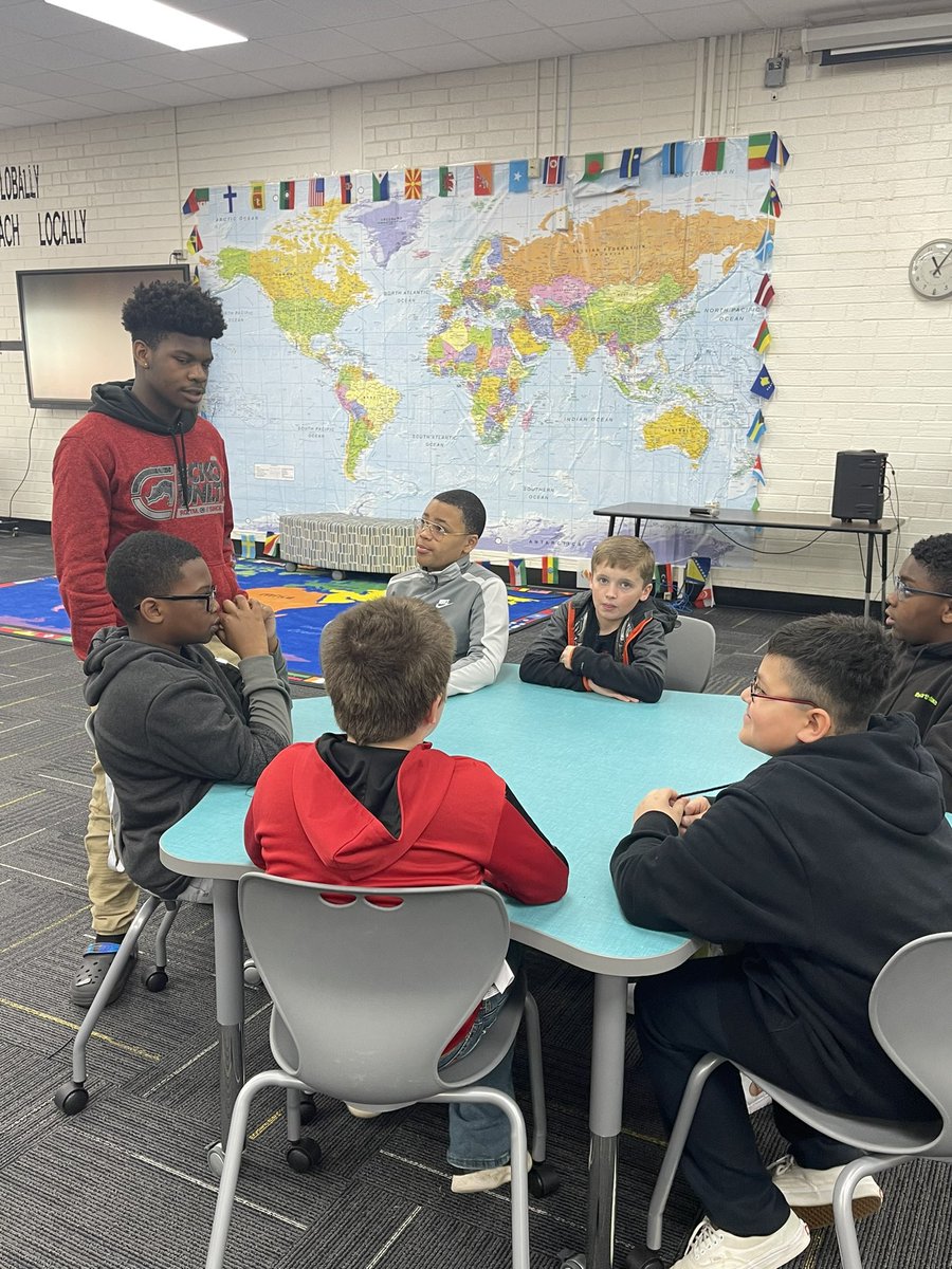 Our @AYCOCKSCHOOL 5th graders toured @VCMiddle today. Shoutout (and thank you) to the 8th grade leaders from Vance County Middle School who provided great insight on success in middle school! @VanceCoSchools