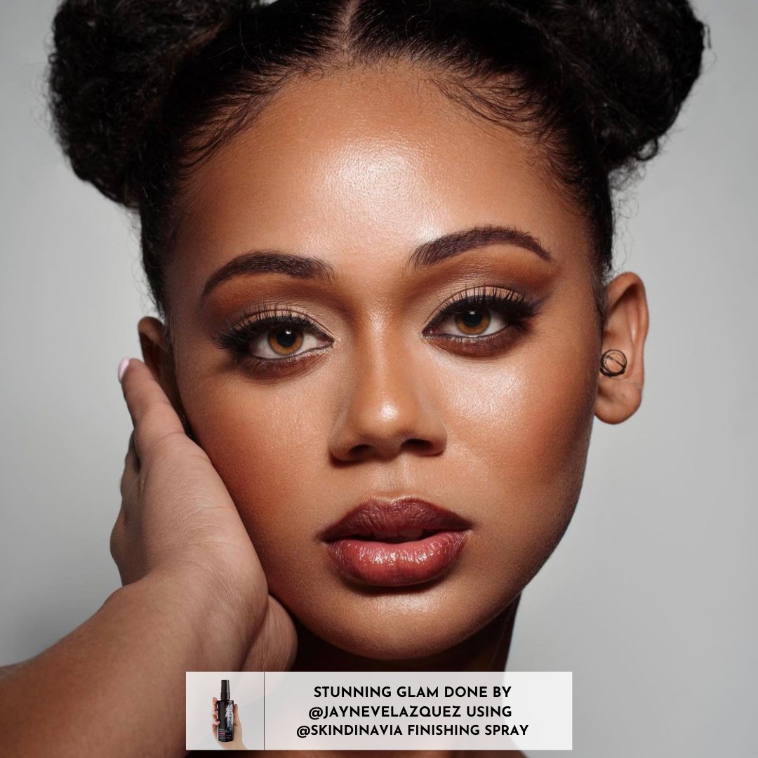 SKINDINAVIA's tweet photo. We're utterly obsessed with this glam done by the talented @jaynevelazquez 😍 She set and sealed the makeup with our Finishing Spray!
#dailymakeup #makeupgeek #makeuplife #makeupjunkies #makeupideas #makeuplove #makeuplooks #makeuplovers #settingspray #skindinavia #grwm https://t.co/5nmyyPwjeQ